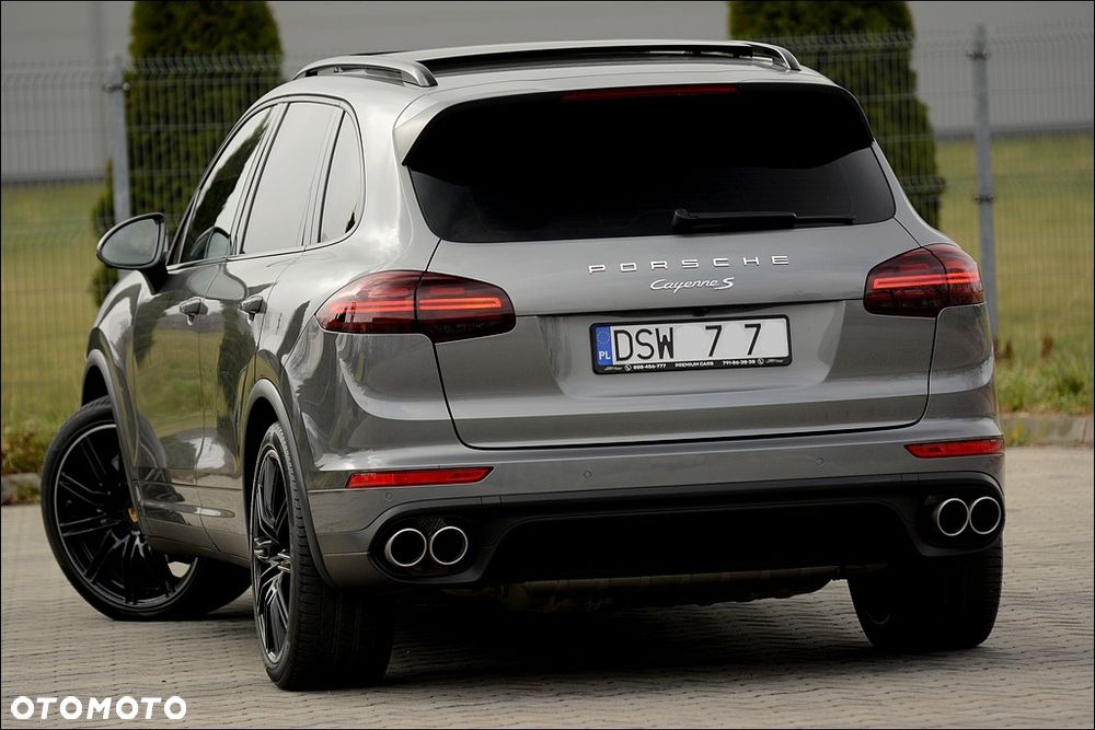 Porsche Cayenne S Platinum Edition - 3