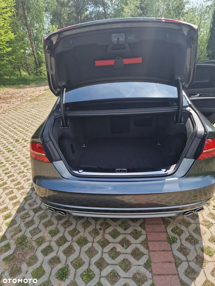 Audi S8 - 26
