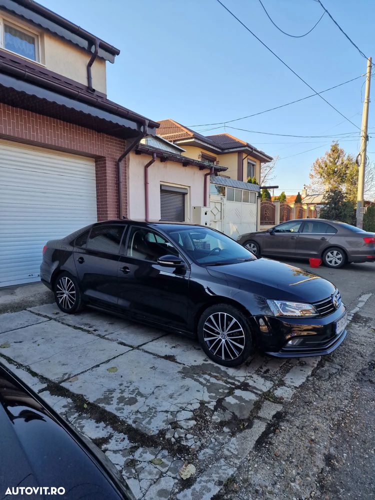 Volkswagen Jetta 2.0 TDI DSG Highline - 3