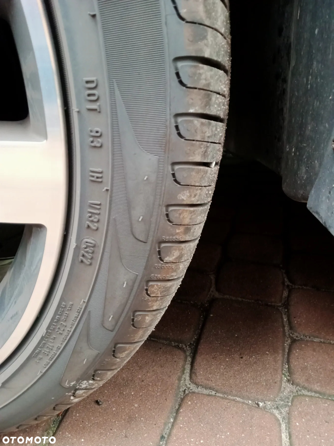 Pirelli lato 255/40/20 - 7