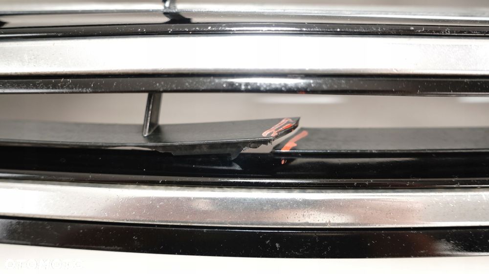 GRILL ATRAPA ZDERZAKA VW PASSAT B7 10-14R - 12