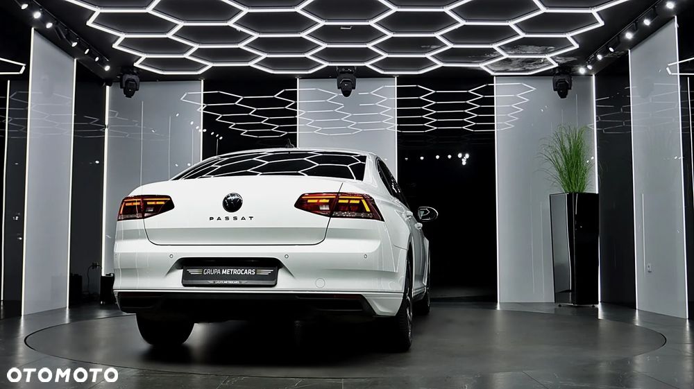 Volkswagen Passat 2.0 TSI Business DSG - 8