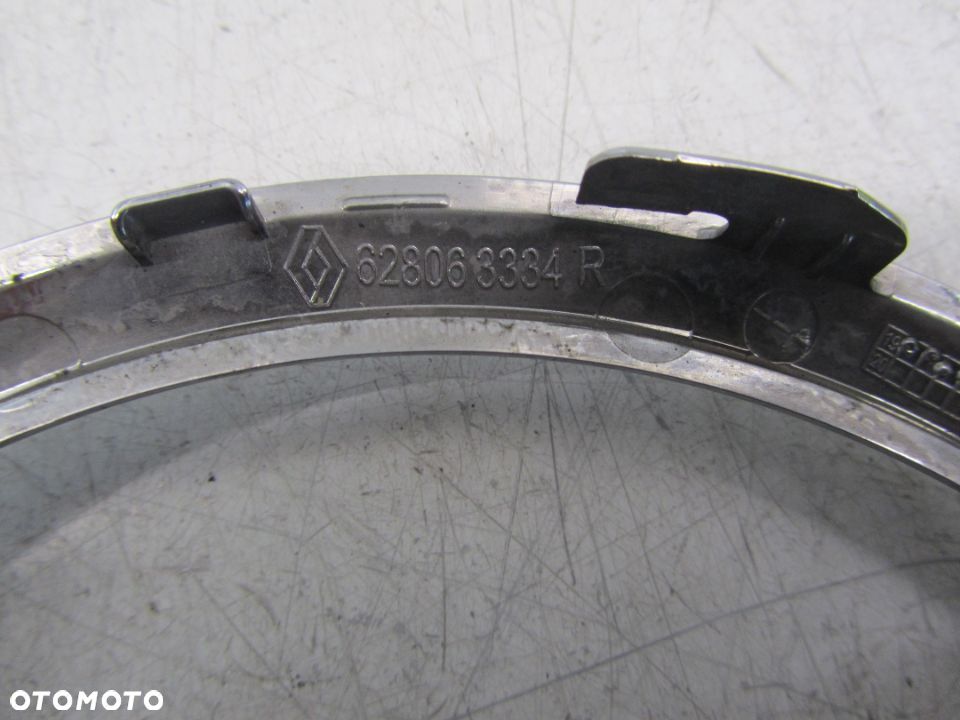 opel movano III 17-> logo-znaczek atrapy grila - 5