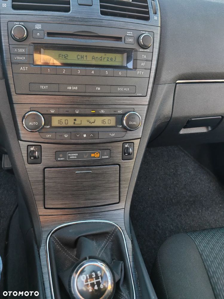Toyota Avensis 2.0 Sol plus - 12