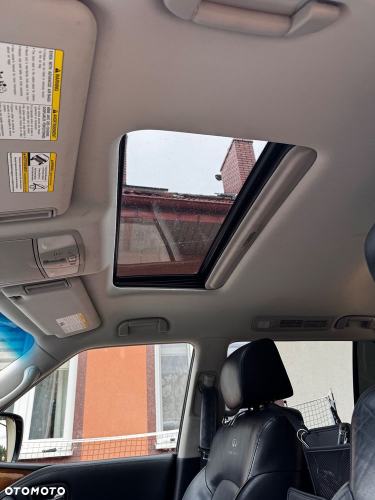 Infiniti QX80 - 19