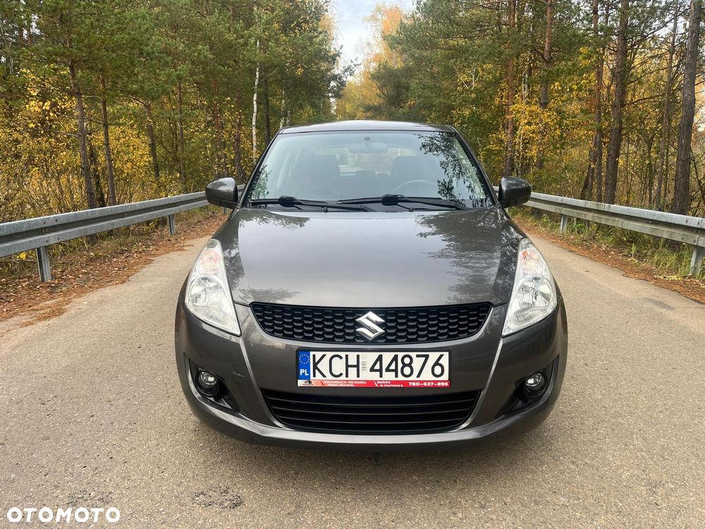 Suzuki Swift 2012 photo 2