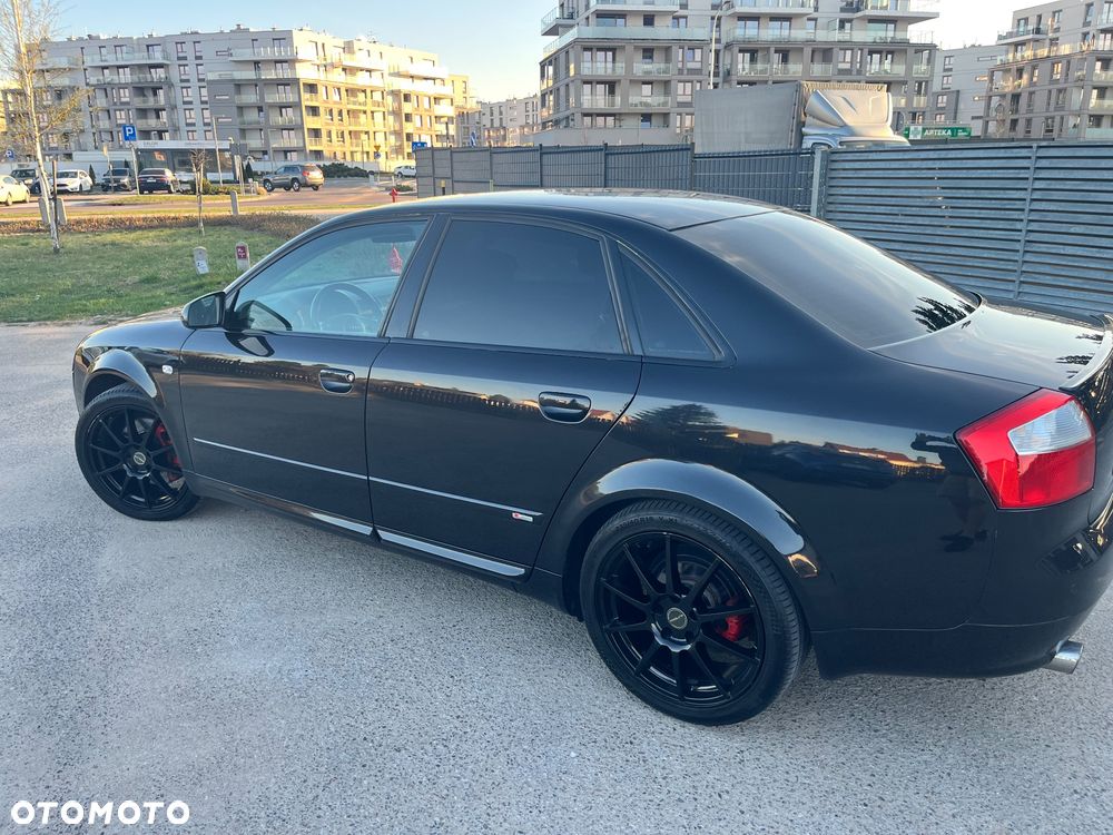 Audi A4 Limousine - 4