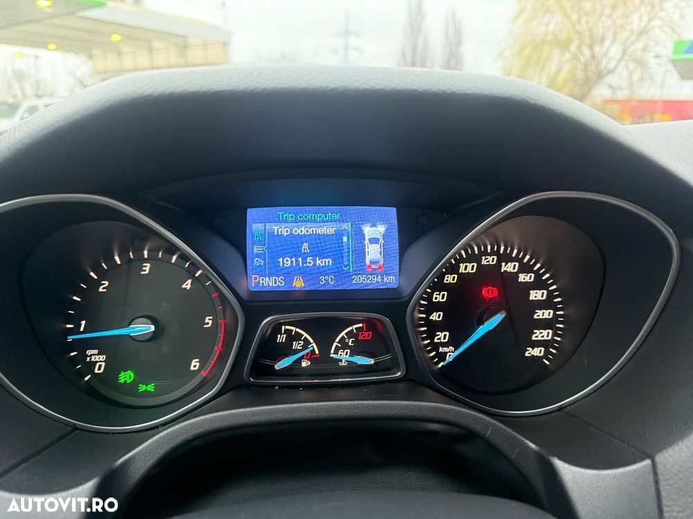 Ford Focus 2.0 TDCI DPF Powershift Titanium - 12