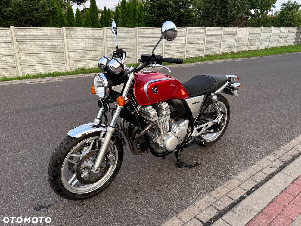 Honda CB - 1