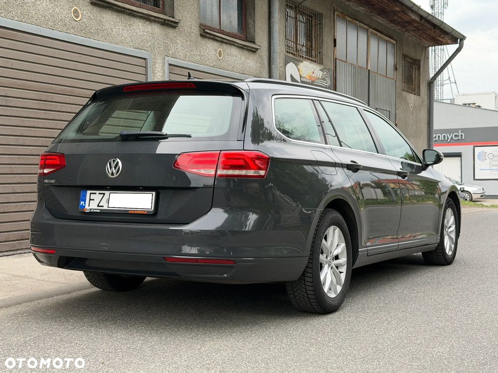 Volkswagen Passat - 8