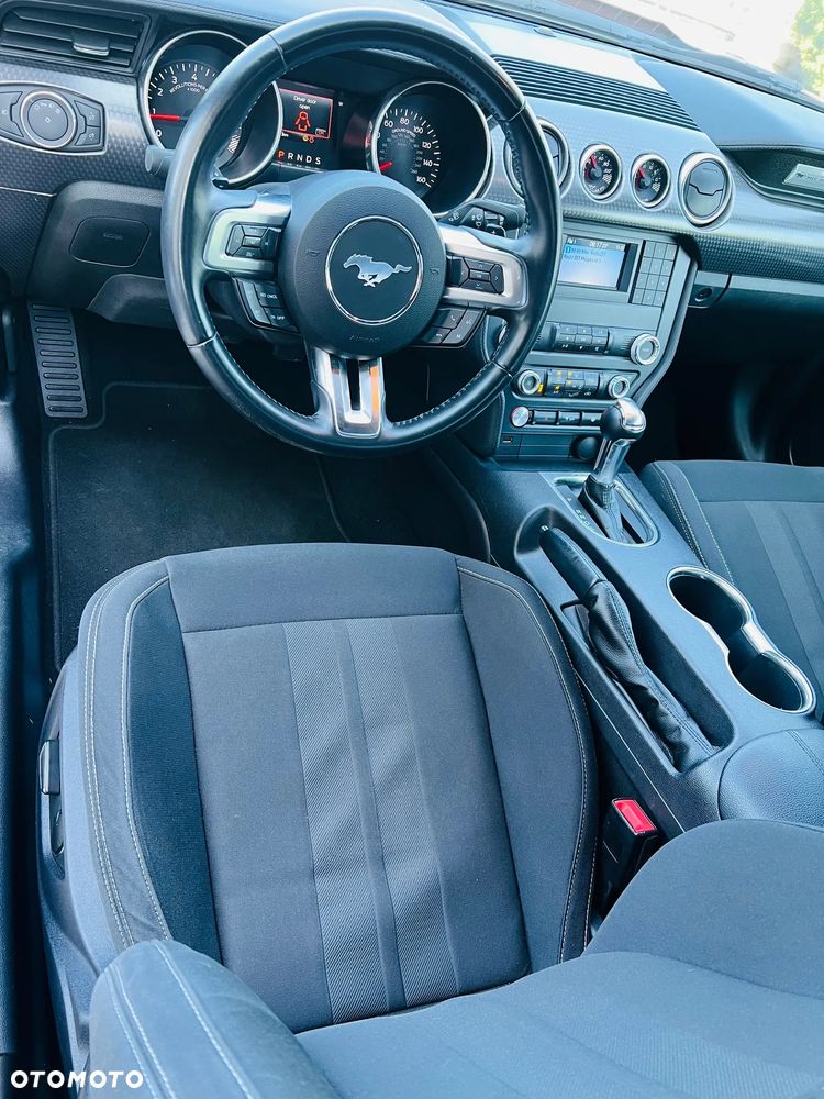 Ford Mustang - 16