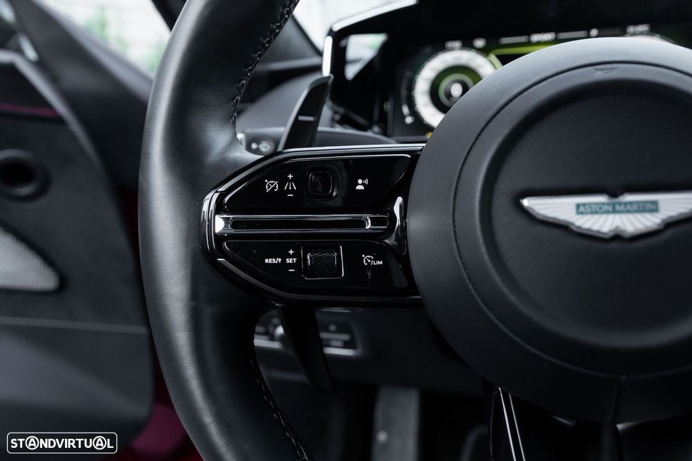 Aston Martin Vantage Coupe V8 - 32