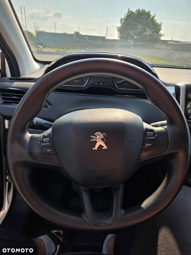 Peugeot 208 - 15