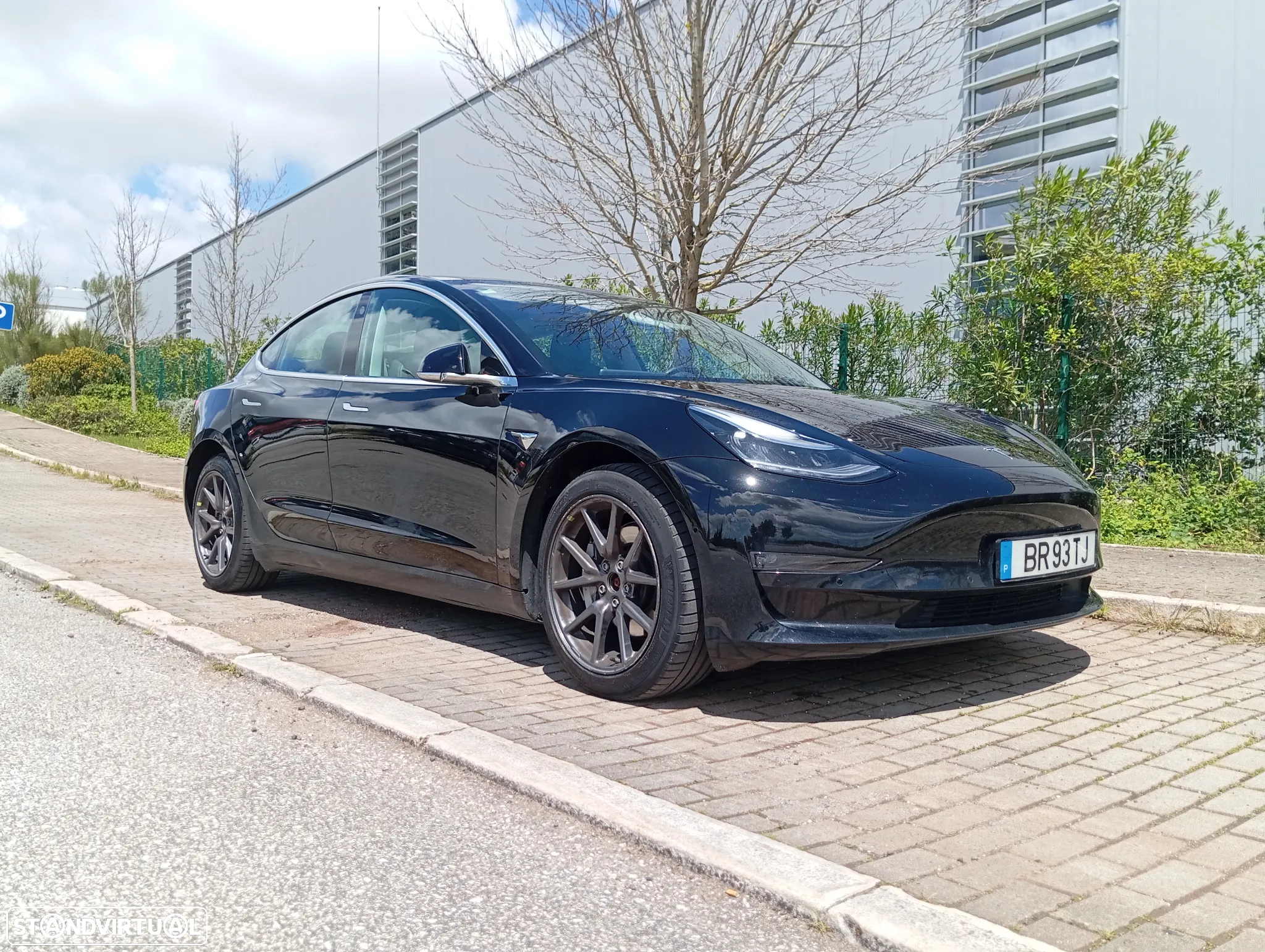 Tesla Model 3 Long-Range Dual Motor AWD - 3