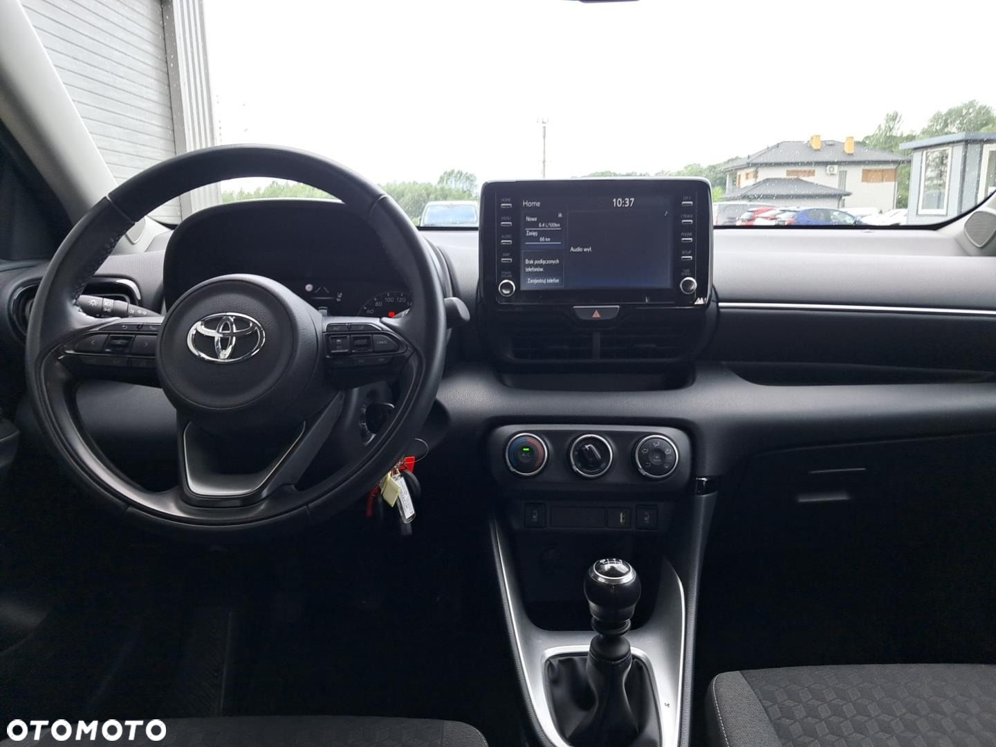 Toyota Yaris - 10