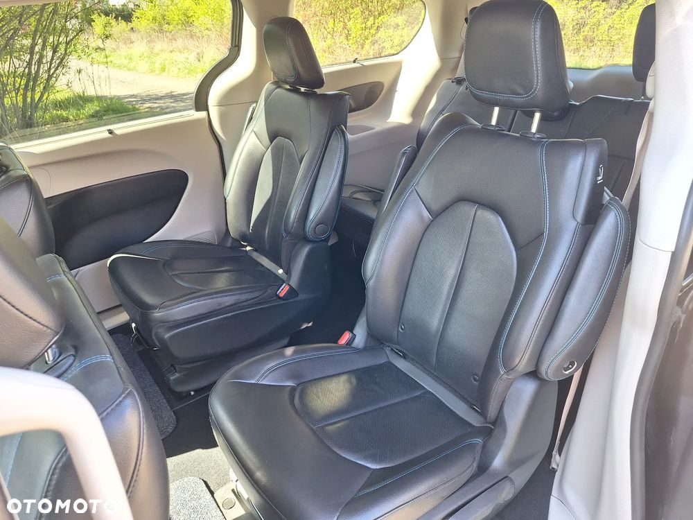 Chrysler Pacifica - 18