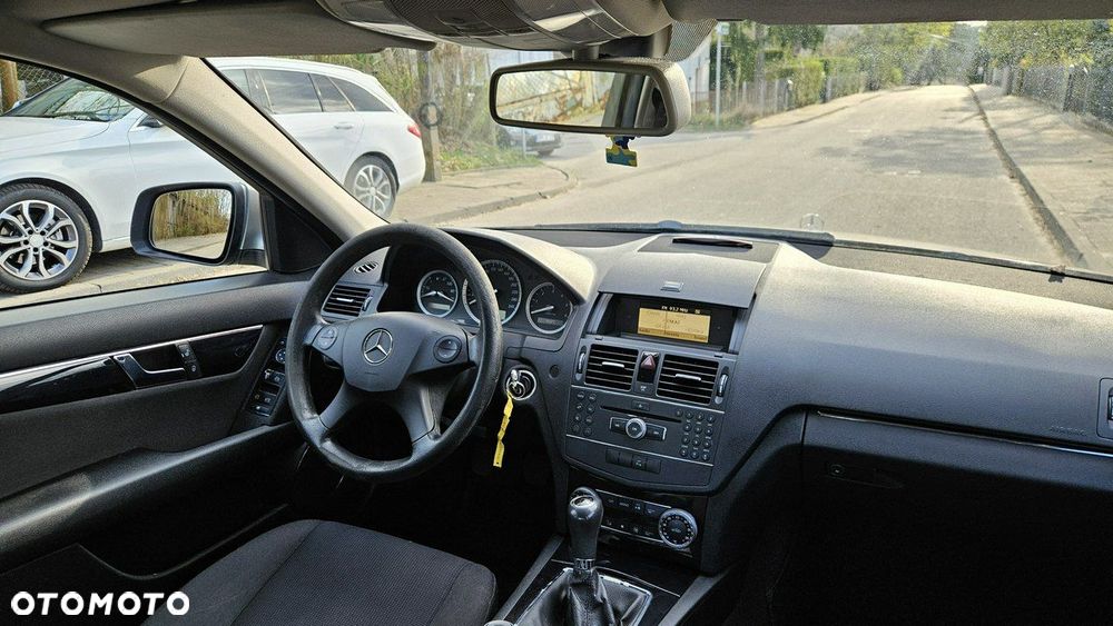Mercedes-Benz Klasa C 220 CDI Classic - 23