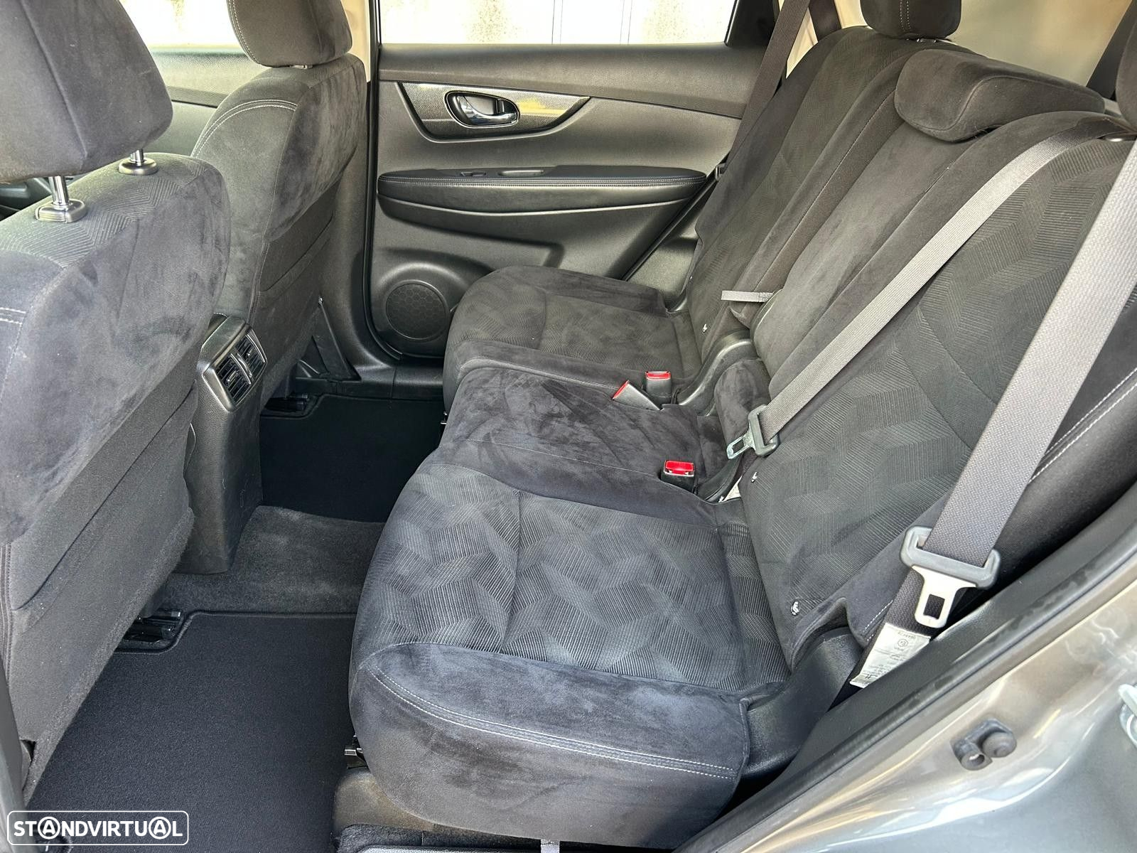 Nissan X-Trail 1.6 dCi N-Connecta - 11
