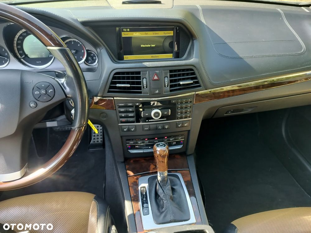 Mercedes-Benz Klasa E 350 CDI DPF BlueEFFICIENCY 7G-TRONIC Elegance - 12