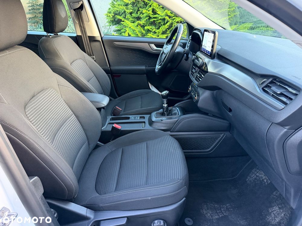 Ford Kuga - 31