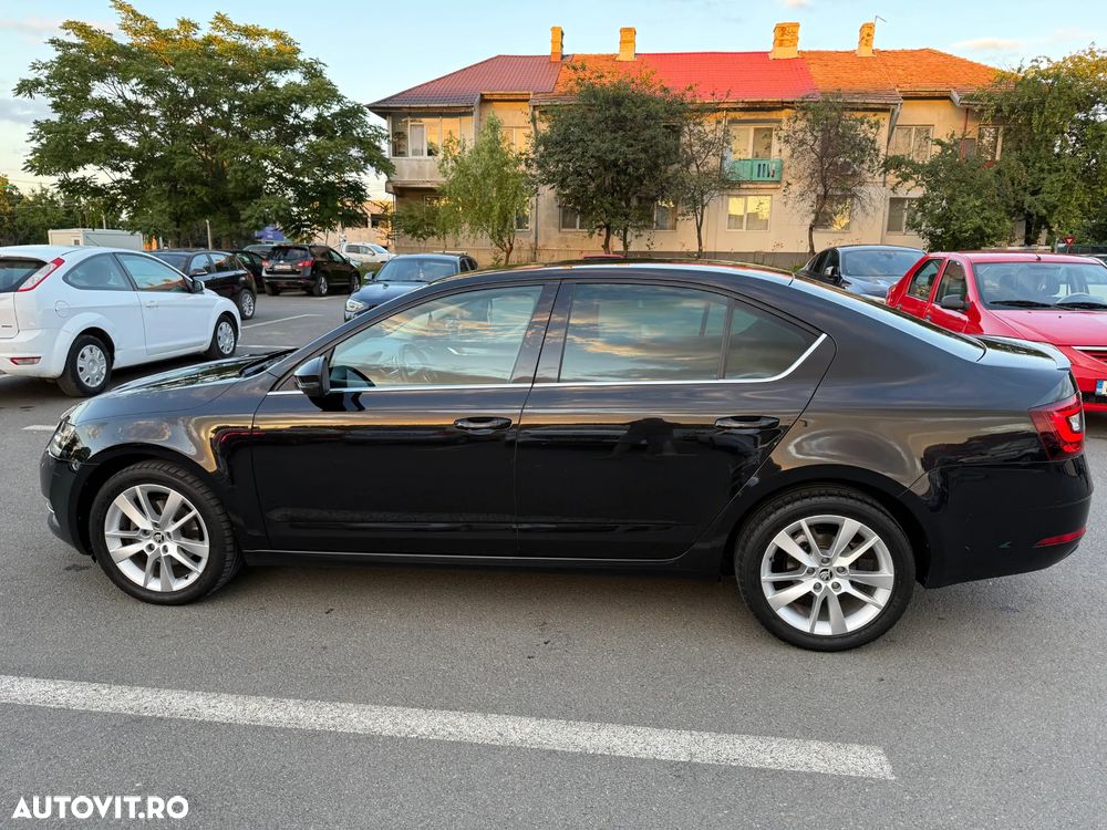 Skoda Octavia 2.0 TDI DSG Style - 3