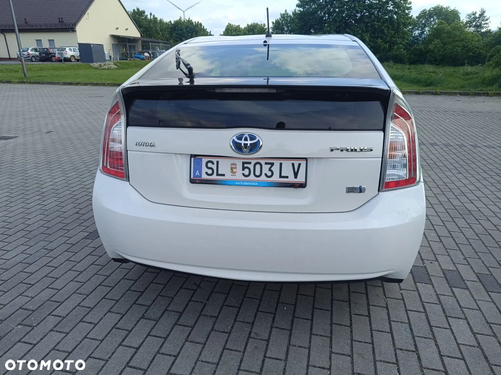 Toyota Prius 1.8 HSD Prestige - 8