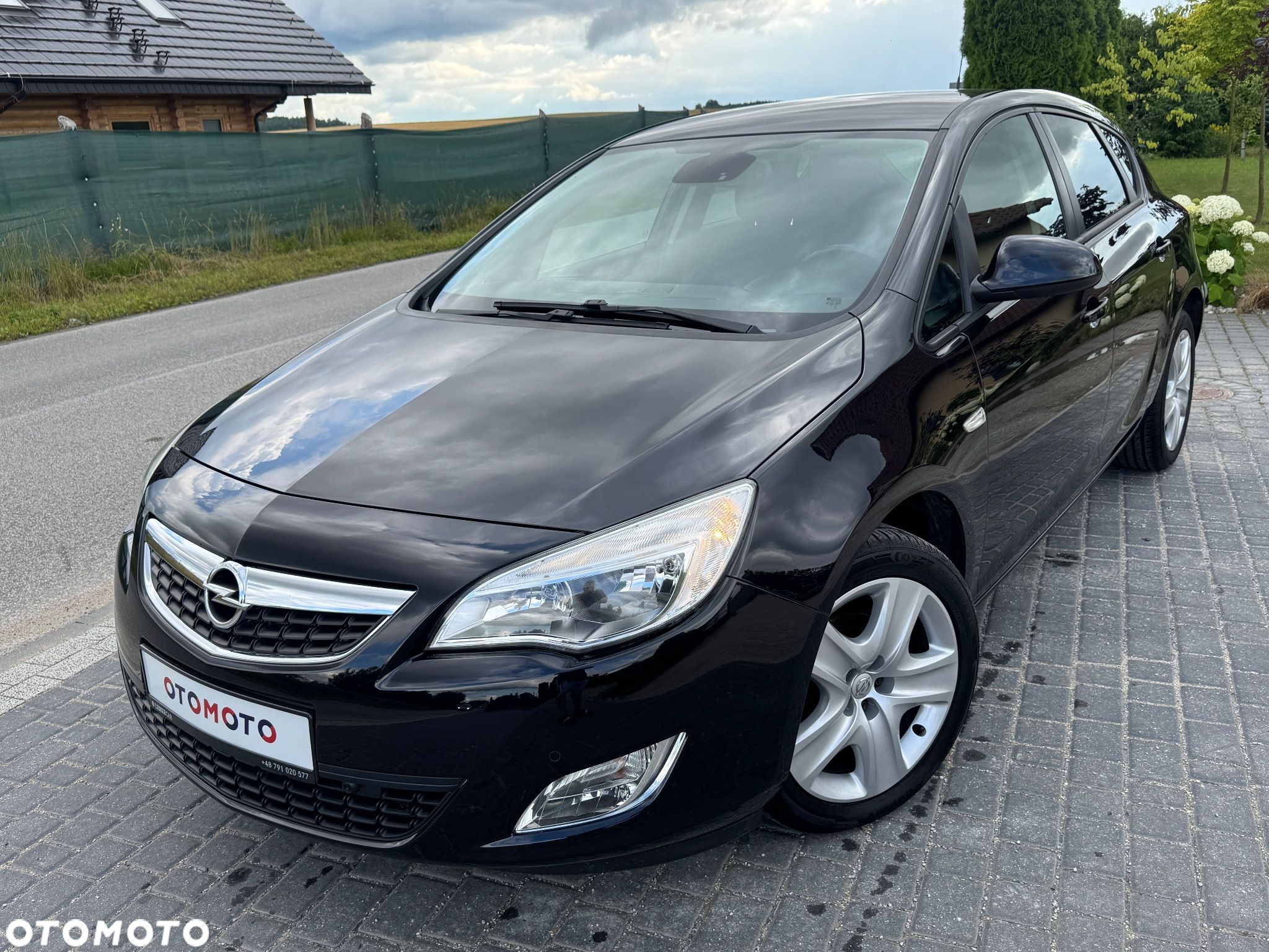 Opel Astra 1.4 Turbo Edition - 1
