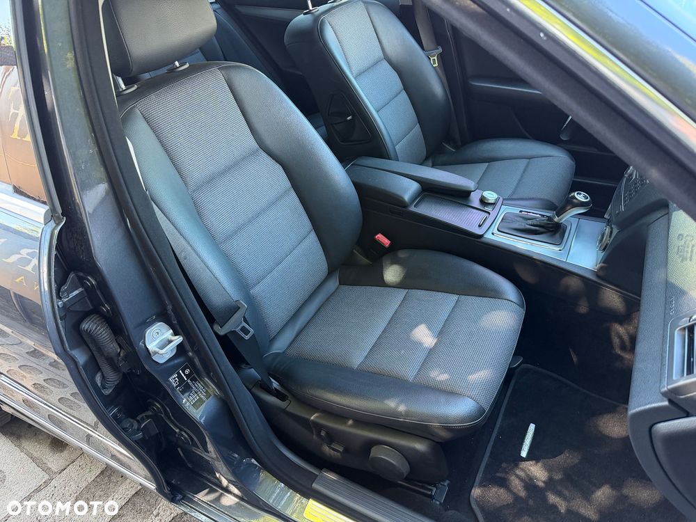 Mercedes-Benz Klasa C 250 CGI Automatik BlueEFFICIENCY Avantgarde - 33
