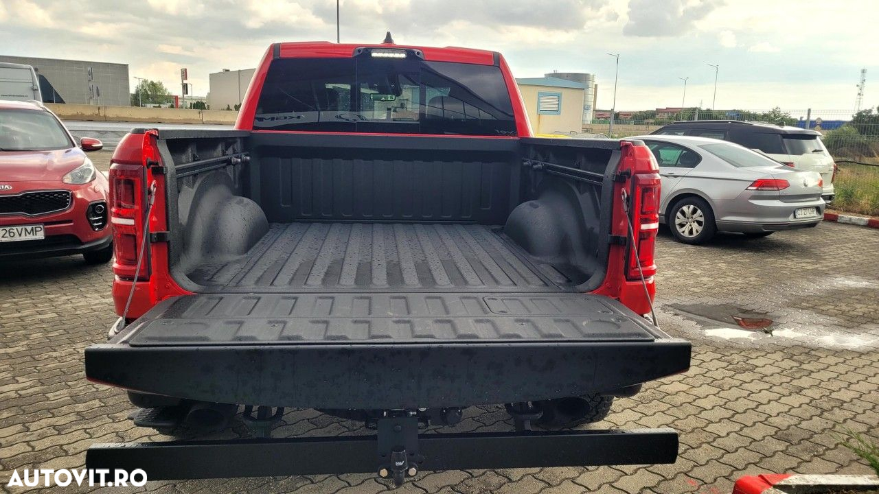 Dodge RAM - 8