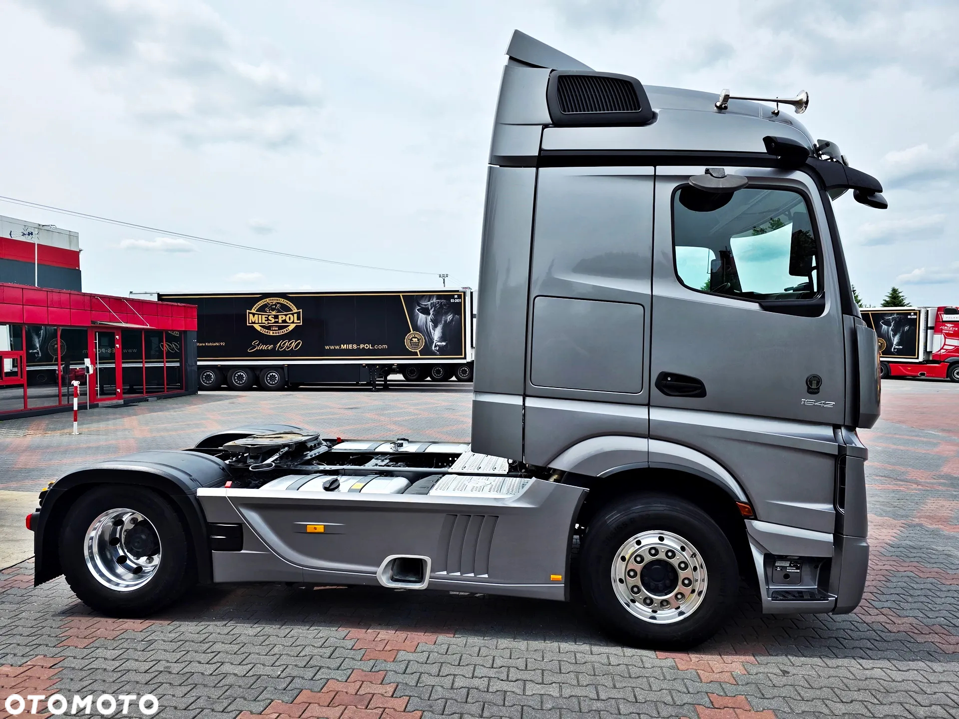 Mercedes-Benz ACTROS 1842 MP5 / Metalik / 263 000 km / Standard 315/70/22.5 - 7
