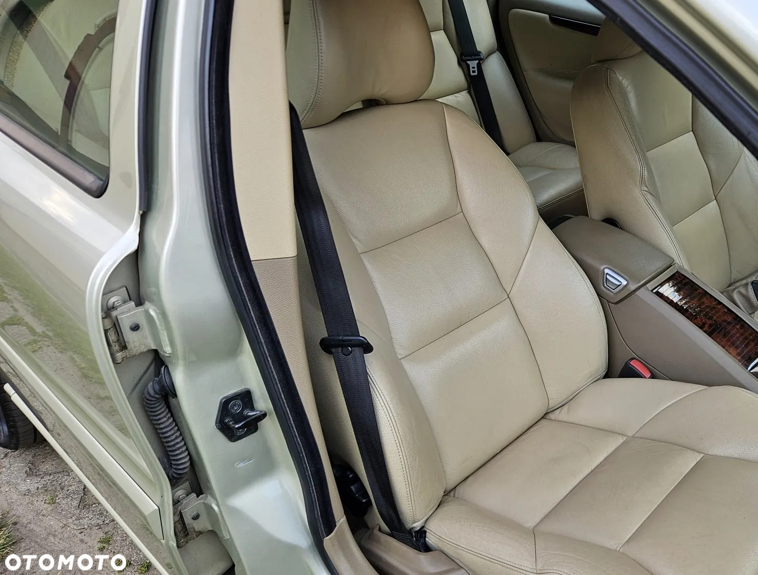 Volvo V70 2.5T AWD Summum - 36