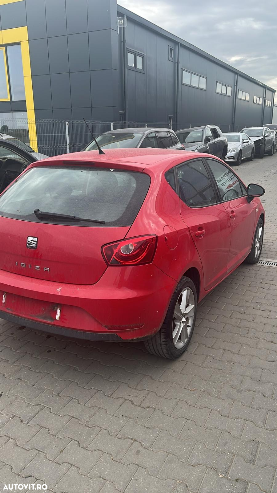 Dezmembram Seat Ibiza 1.4 benzina din 2014 - 4