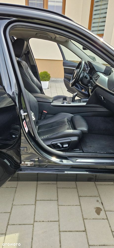 BMW Seria 3 320i - 12