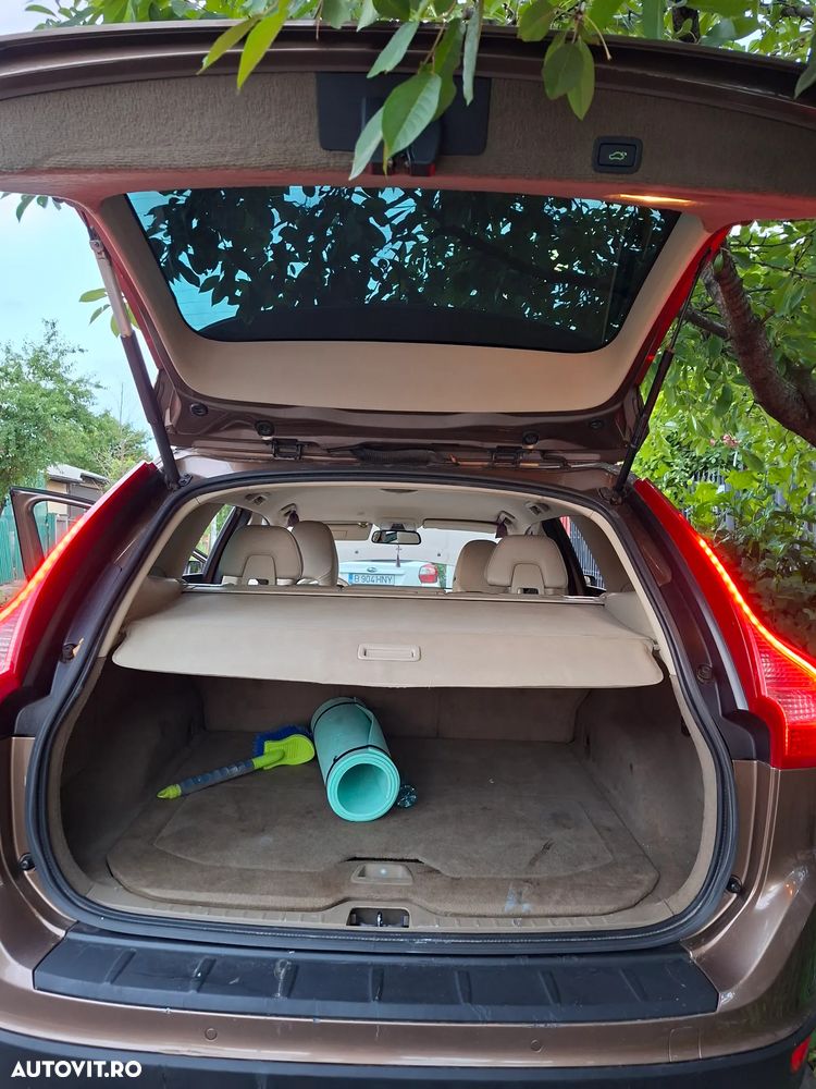 VOLVO XC60 2011 — imagine 14
