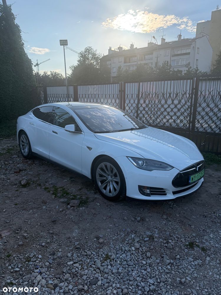 Tesla Model S Long Range Plus - 3
