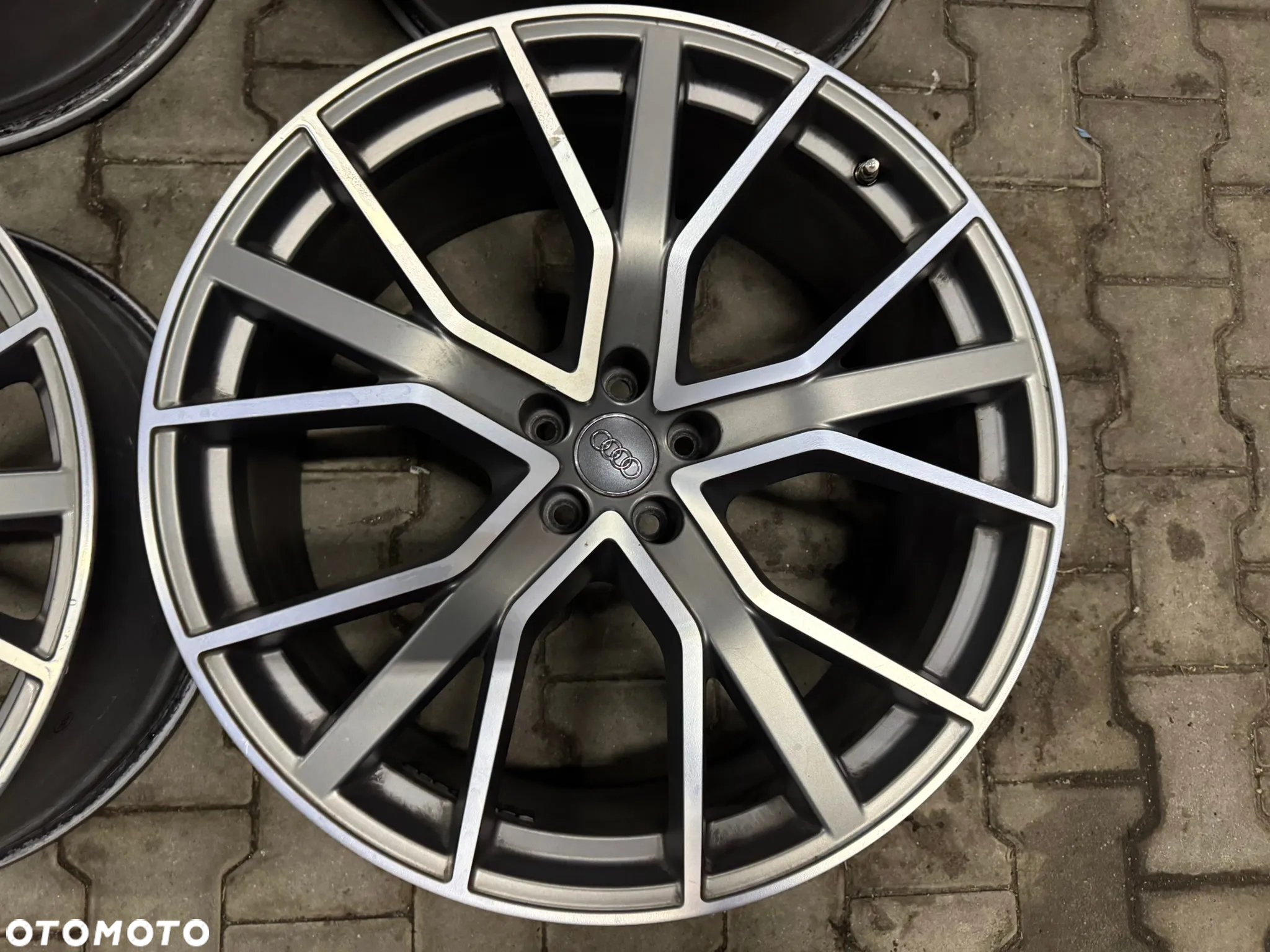 Audi Q7 Q8 4M felgi alufelgi oryginał 22" 4M0601025CG 10J ET26 - 2