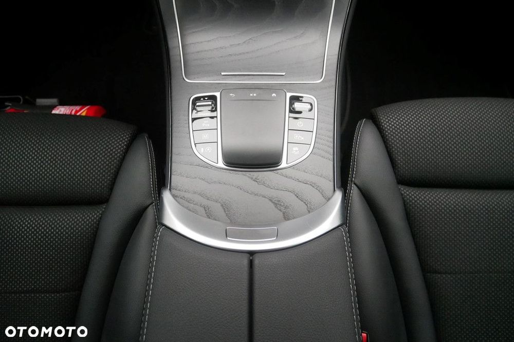 Mercedes-Benz GLC - 11