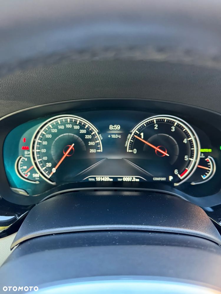 BMW Seria 5 520d xDrive Luxury Line - 10