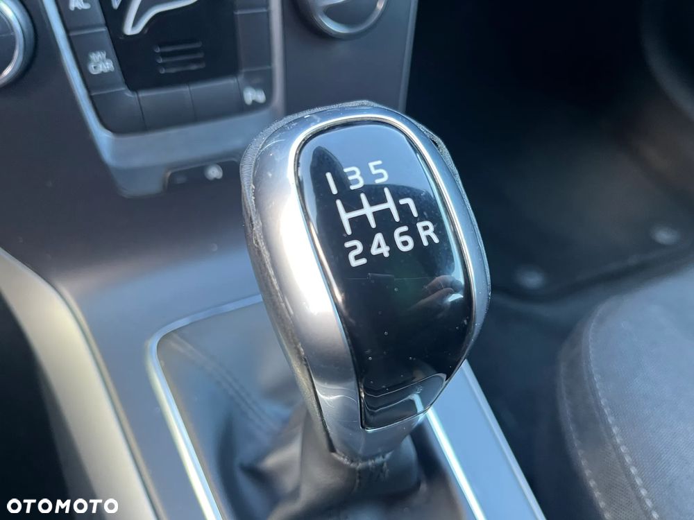 Volvo V40 T2 Drive-E Kinetic - 27