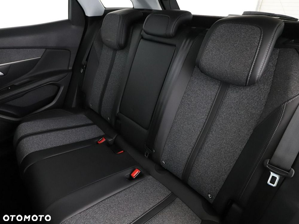 Peugeot 3008 1.5 BlueHDi Allure S&S - 18