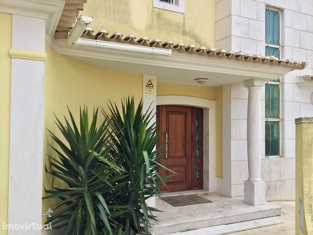 Encantadora Moradia T4 com jardim e piscina em Alcabideche, Cascais - Grande imagem: 2/44