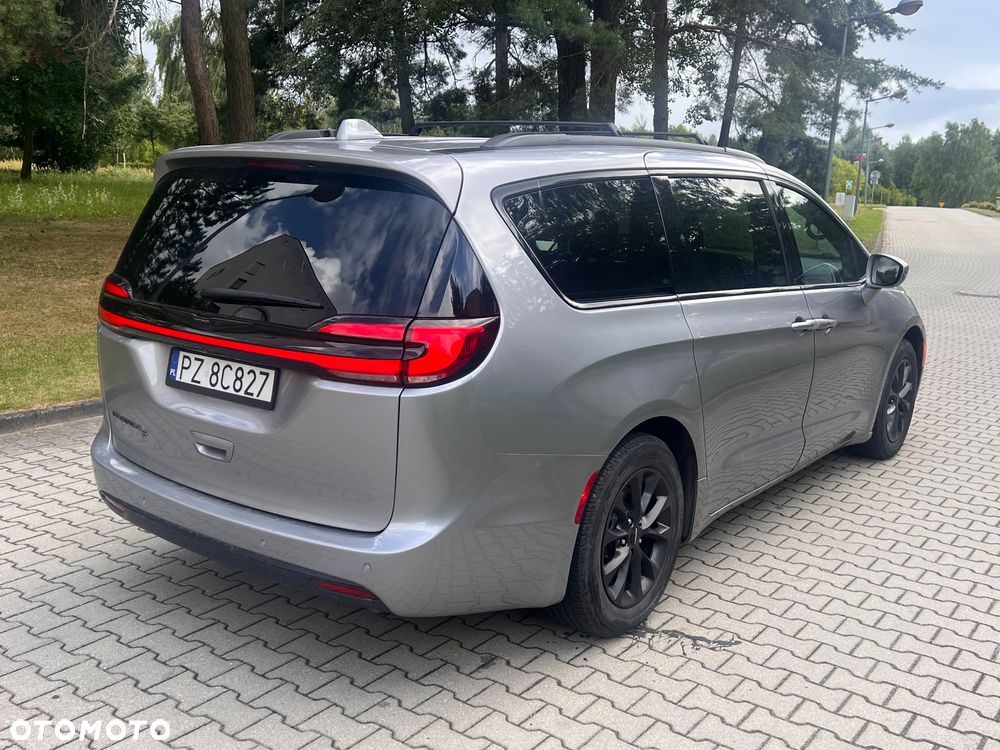 Chrysler Pacifica - 5
