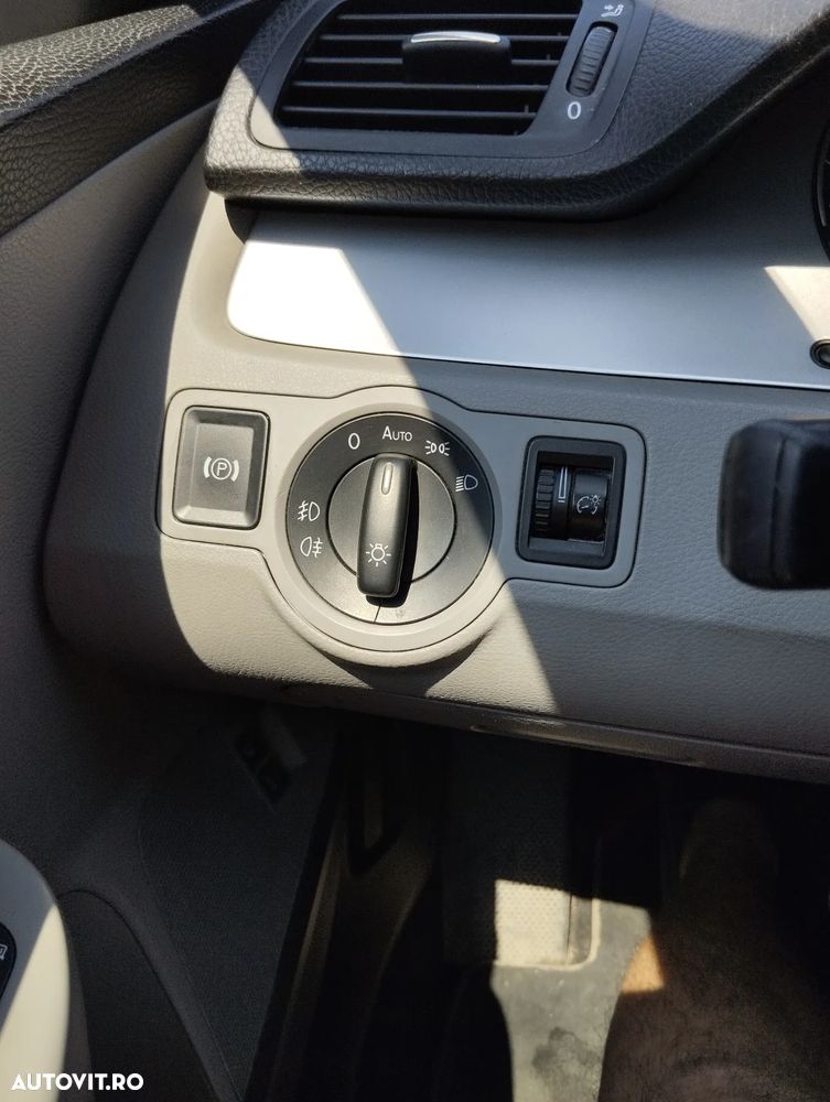 Volkswagen Passat - 8