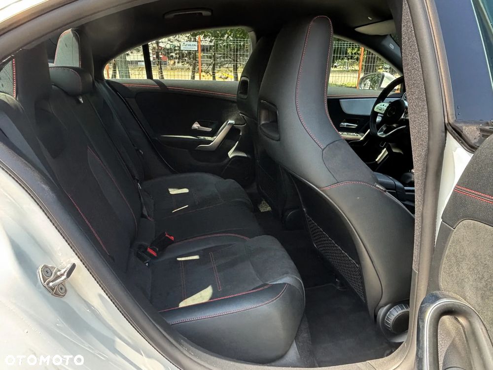 Mercedes-Benz CLA 200 AMG Line 7G-DCT - 19