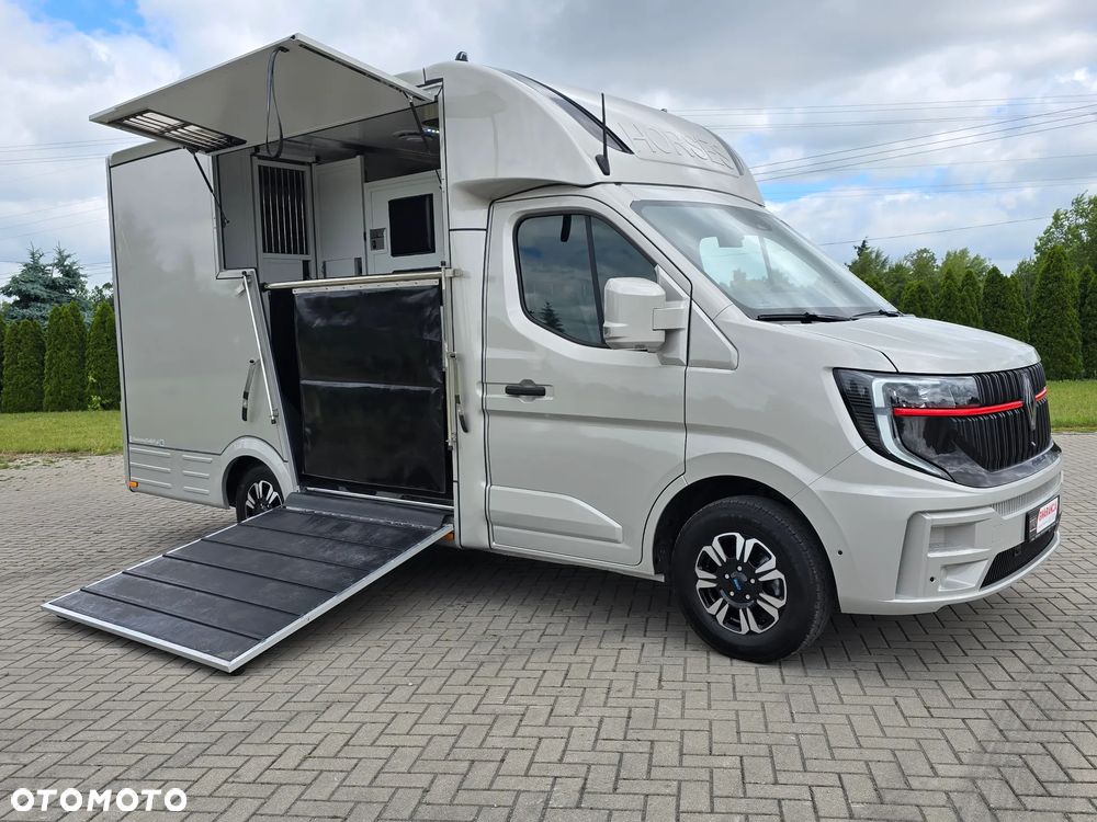 Renault Master-Koniowóz - 3