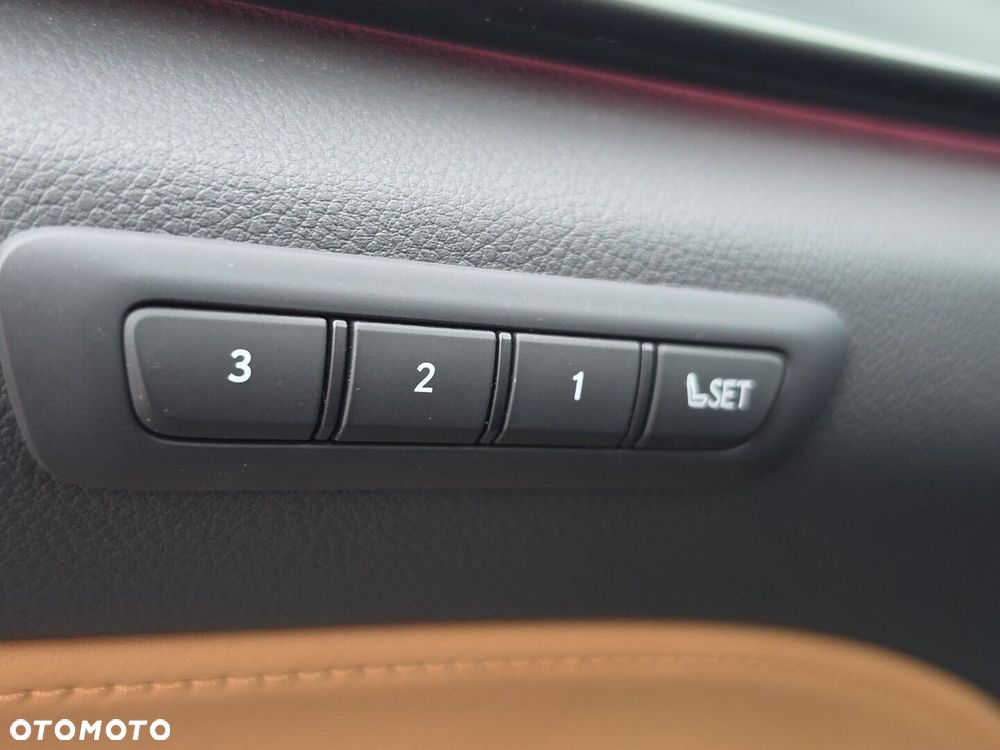 Lexus NX - 15