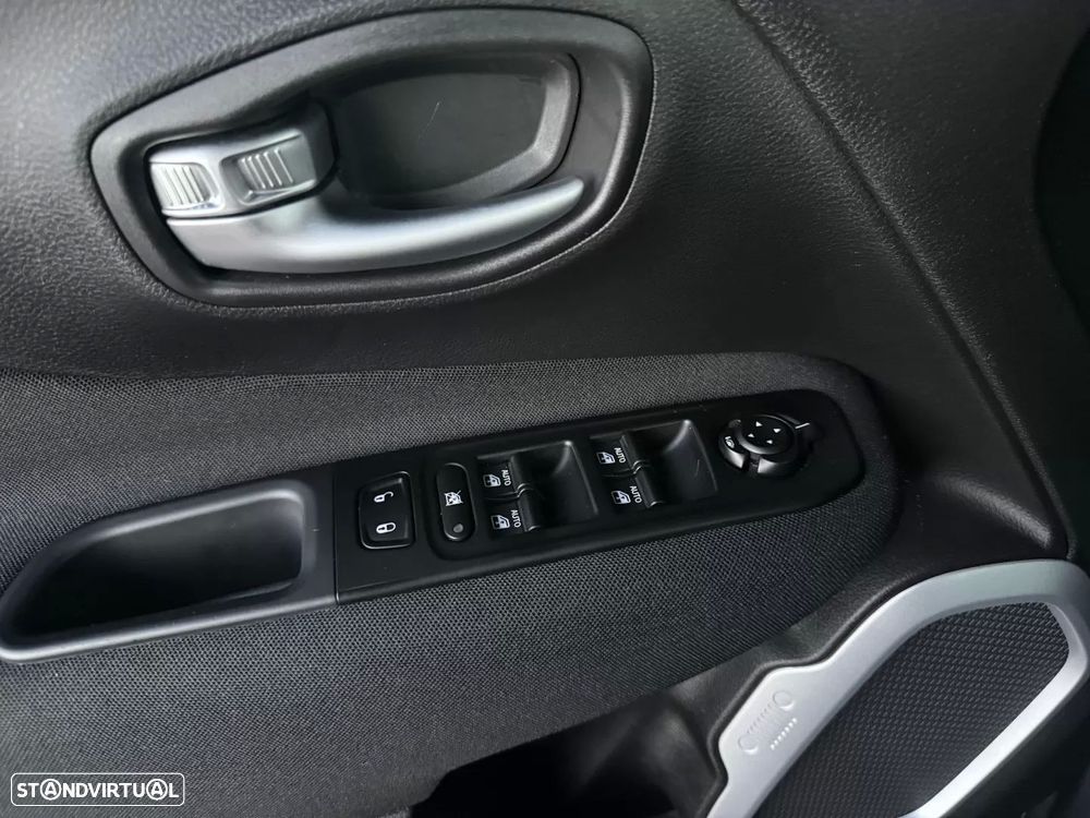 Jeep Renegade 1.0 T Limited - 12