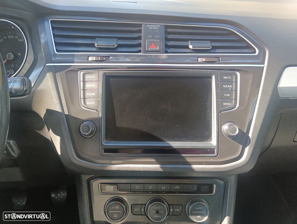 VW Tiguan 1.6 TDI Confortline - 11