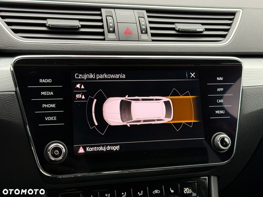 Skoda Superb 1.5 TSI Ambition DSG - 32