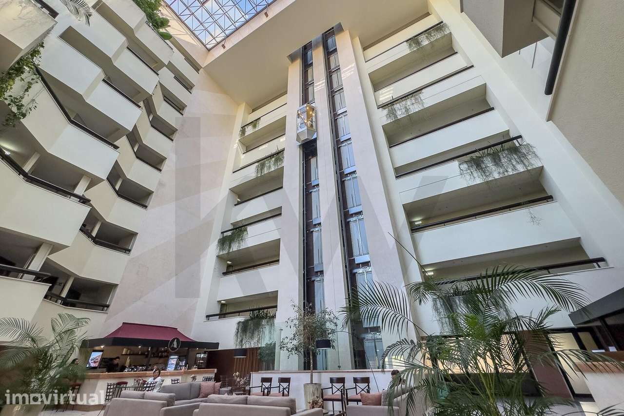 T1 no Condomínio Cascais Atrium com Piscina, Estacionamento e Seguranç - Grande imagem: 3/38